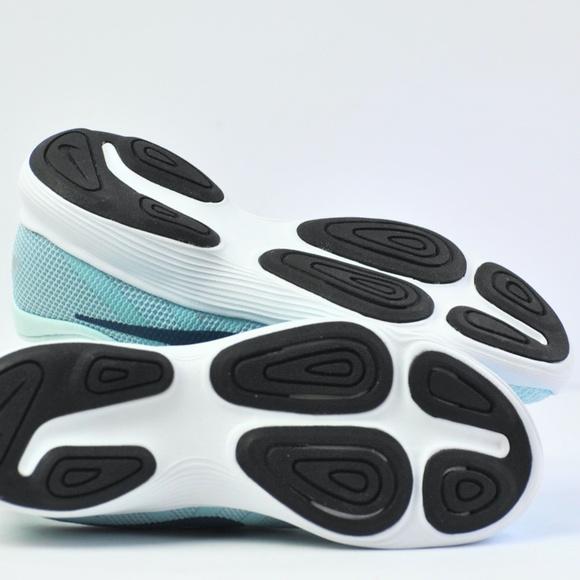 Size 7 Nike Revolution 4 Women's Shoes - Picture 6 of 11